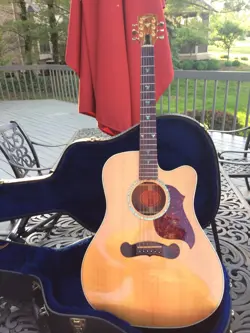 CL-35 DELUXE GUITAR