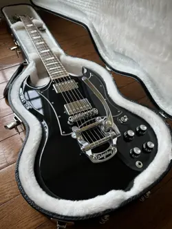 STANDARD W/ BIGSBY