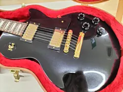 STUDIO BLACK