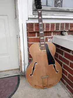 GIBSON GUITAR VINTAGE 1940#