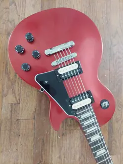 METALLIC RED