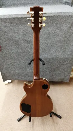 GIBSON MODEL NUMBER: LES PAUL STANDARD ELECTRIC GUITAR