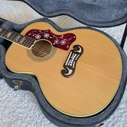 GIBSON EJ-200