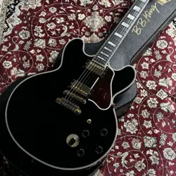 906232