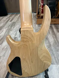 GUITAR NATURAL FINISH