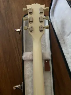 VINTAGE WHITE