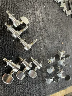 3+3 GUITAR TUNERS