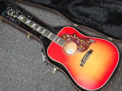 ACOUSTIC GUITAR -USED-