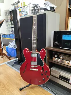 GIBSON ES-335 DOT CHERRY RED MADE IN USA 2005 SEMI HOLLOW BODY ELECTRIC GUITAR