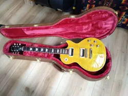 MODEL 2023 YELLOW