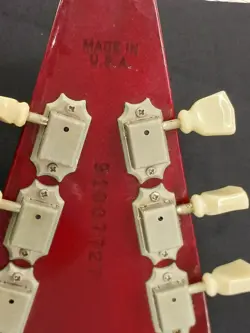 MAHOGANY BODY/NECK