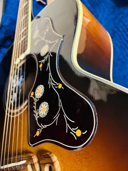 SJ-200 ACOUSTIC GUITAR
