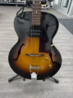 ACOUSTIC GUITAR B06001681
