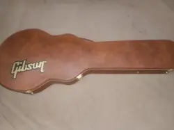 CASE. BROWN/SCARLET