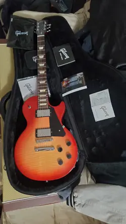 STUDIO PLUS GUITAR
