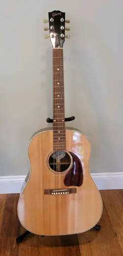 J-15 WALNUT ACOUSTIC