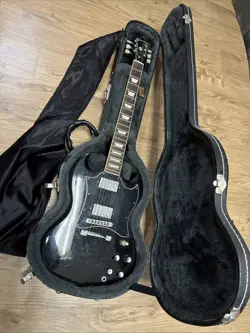 GIBSON SG STANDARD ELECTRIC GUITAR WITH CASE