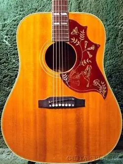 GIBSON 1967 HUMMINGBIRD (NATURAL) -VINTAGE ACOUSTIC GUITAR 1967