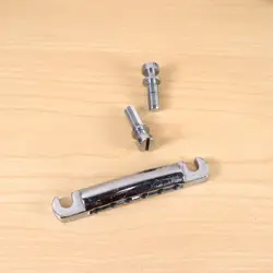 STUD SCREWS LES