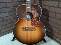 GIBSON SJ-200 STUDIO WALNUT - BURST - 2019