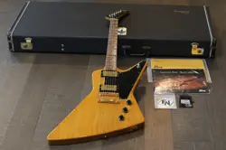 GUITAR ANTIQUE NATURAL