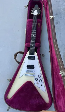 IVORY GUITAR DOUBLE