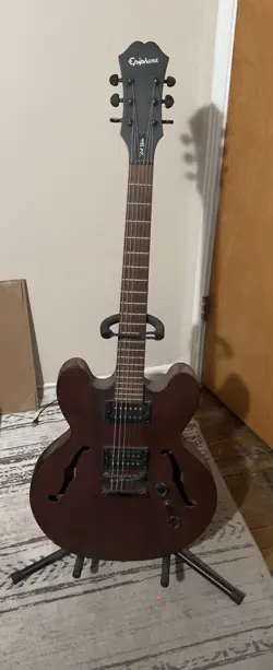BEAUTIFUL GIBSON EPIOPHONE