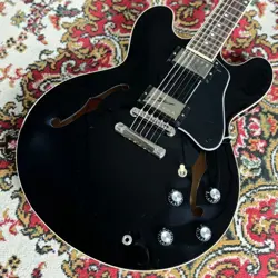 945