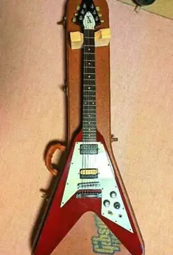 ELECTRIC GUITAR GIBSON FLYING V 67' RED 1991 WITH HARD CASE
