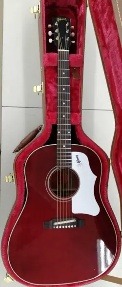 ACOUSTIC GUITAR 1960S