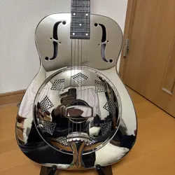 GUITAR NEAR MINT