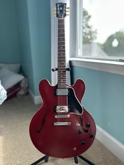 GIBSON ES-335 SEMI-HOLLOW ELECTRIC GUITAR, SATIN CHERRY