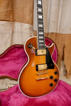CUSTOM 1990