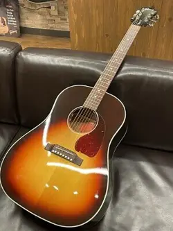 GIBSON J-45 RED