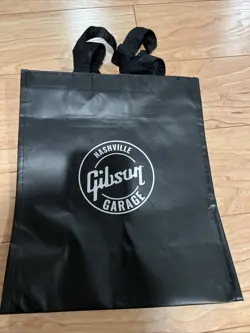 NASHVILLE GIBSON GARAGE BAG