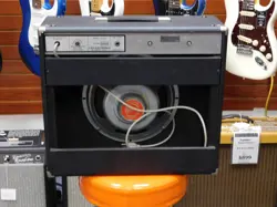 GUITAR COMBO AMP