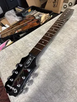 II LE GUITAR