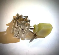 ONE GIBSON DELUXE TUNER BASS SIDE (E A D) NICKEL/GREEN TULIP KEY