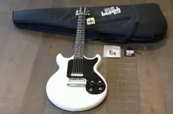 2008 GIBSON JOAN JETT SIGNATURE MELODY MAKER ELECTRIC GUITAR WORN WHITE  GIG BAG