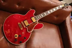 GIBSON B.B. KING SIGNATURE LUCILLE CHERRY ELECTRIC GUTIAR [AUTH]
