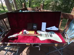 GIBSON CUSTOM SHOP HISTORIC FIREBIRD III AGED