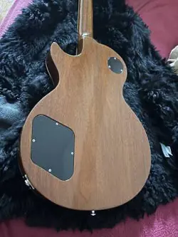 ITEM] GIBSON LES