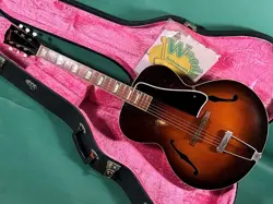 GIBSON L-50 (1949) (NO250526)