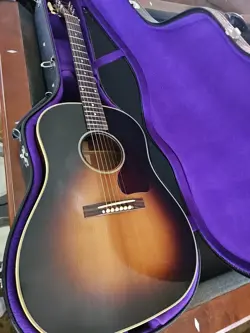 GIBSON CUSTOM SHOP HISTORIC 1942 BANNER J-45  - VINTAGE SUNBURST