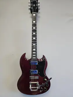 GUITAR W/ BIGSBY