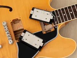ES-335 SEMI-HOLLOW GUITAR