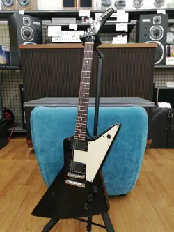 EXPLORER ELECTRIC GUITAR-01