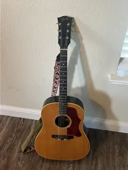 J-50 ACOUSTIC GUITAR