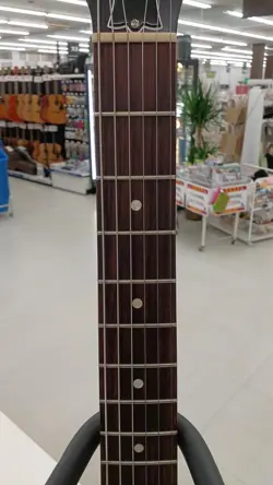 GUITAR BROWN USED