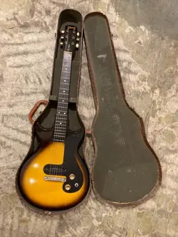 VINTAGE GUITAR W/HARD